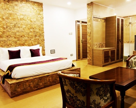 Family Resort in Mahabaleshwar having Luxurious Spacious Room with Jacuzzi at Forest County Resort Hibiscus Rooms