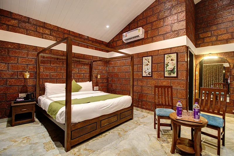 4 Bedrooms Villa in Mahabaleshwar with Private Pool
